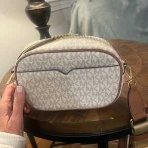 Michael Kors Crossbody
